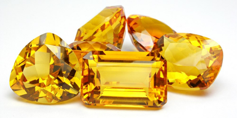 Yellow Sapphire (Pukhraj) and the Benefits You Get, According to a Top Astrologer