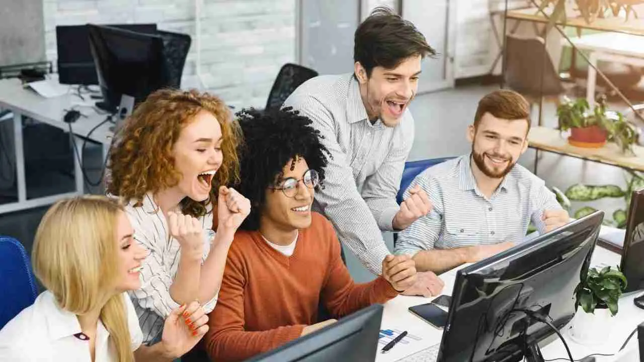 Should you hire a growth marketing agency as a startup? A practical guide